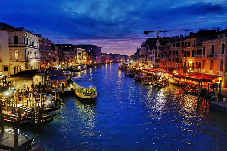 威尼斯夜景哪里最好看的_威尼斯夜景视频
