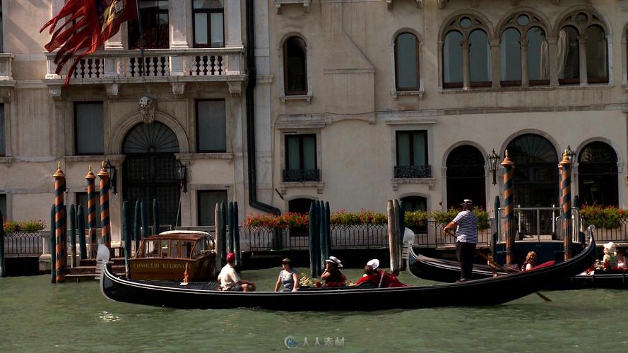 威尼斯坐小艇场景图高清_威尼斯的小艇游客视频